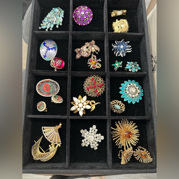 Preview Sun Aug 17 Brooches - Picture 7 of 7